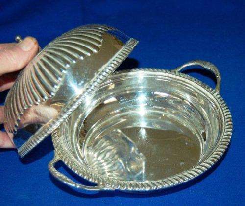 Vintage E.P.N.S. Serving Dish With Lid - Diameter 185mm Depth 45mm