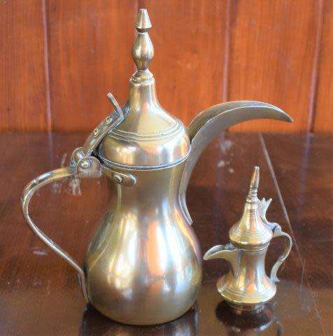 2 Quality Brass Arabic Dallah Coffee Pots - Large Pot Height 235mm Small Pot 120mm