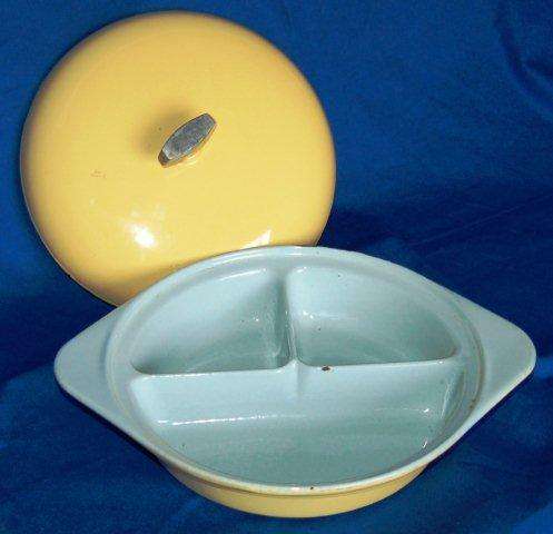 3 Division Cast Iron and Enamel Pot, With Lid - Diameter is 250mm and it weighs 3.2 Kg's
