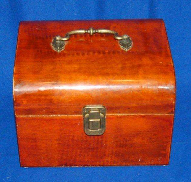 Stunning Box with Walnut Veneer and lined interior - 230mm X 200mm X 160mm - Great Xmas Gift