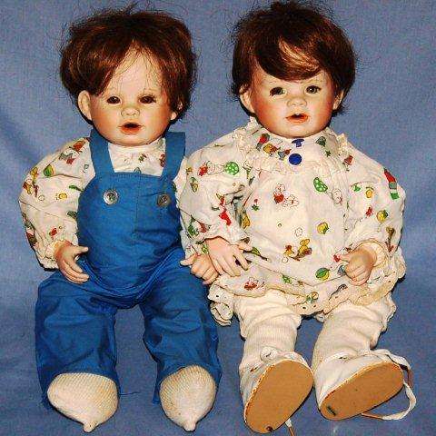 Twins - Boots Tyner Reproduction 1987 - Height 380mm (Head and Hands are Porcelain)