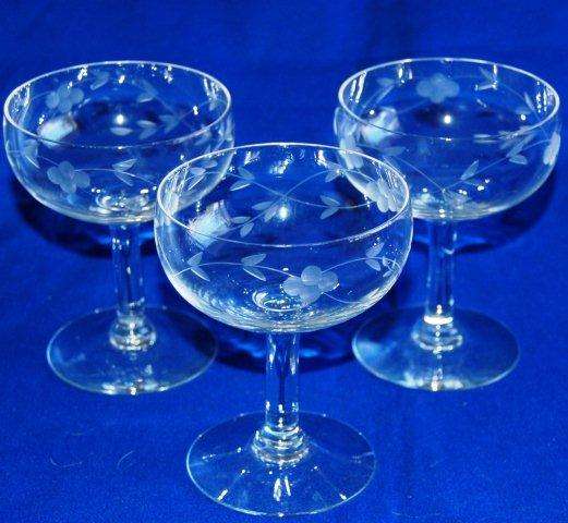 3 Grape Design Champagne Glasses