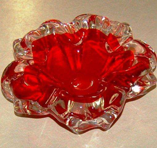 Stunning Red and Clear Glass Murano Bowl - Diameter 180mm and depth 55mm Weight 1.150Kg's