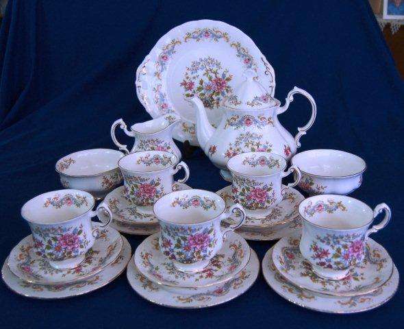 Exquisite Royal Standard "Mandarin" 22 Piece Tea Set - NO DAMAGE - Details and pictures below.