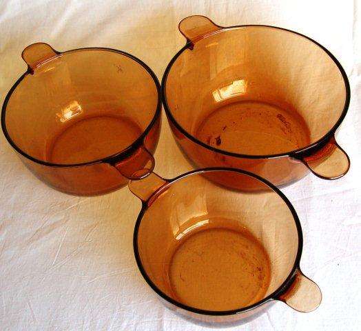 Set of 3 Vision de Corning Pots / Bowls - The Largest has a diameter of 240 mm and a depth of 120 mm