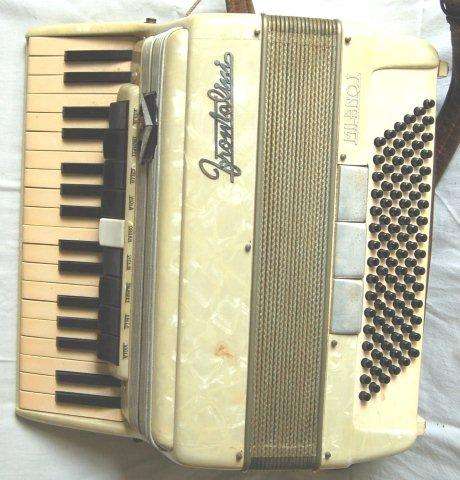 Frontalini Milano Accordion with Original Case - Details and Pictures Below