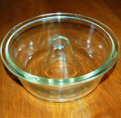 Vintage " Glasbake " Baking dish - Specifically for Angle Food Cake or Bundt Cake. Dia, 235 Hgt 90mm