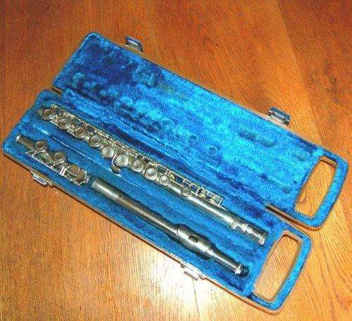 Yamaha YFL - 22 N Flute - Original Hard Case - Good condition