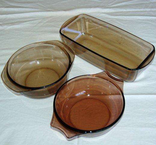 " Arcopal " Glass loaf dish & 2 round dishes.  Loaf dish is 250mm X 115mm X 75mm deep.