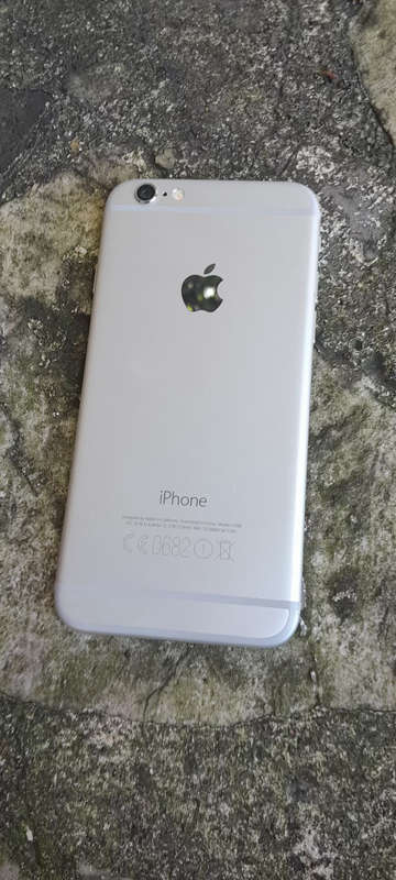 iPhone 6 128GB (with charger)