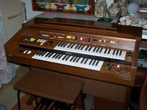 Yamaha Electone B605 organ