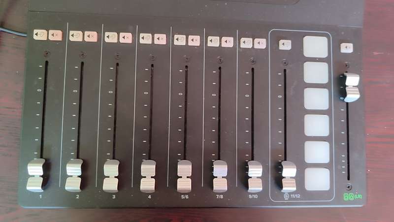 Mackie DLZ Creator - Adaptive Digital Mixer for Podcasting & Streaming