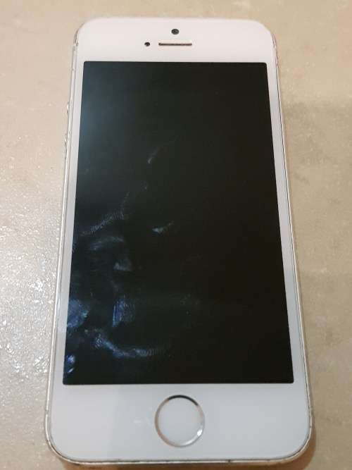 iPhone 5s - 16 GB - Box Included - Good Condition - 3-4 Years Old