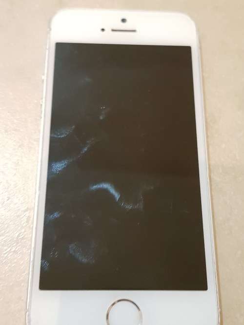 iPhone 5s - 16 GB - Box Included - Good Condition - 3-4 Years Old