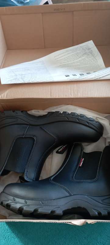 Nautic Safety Boots - Chelsea style size 6