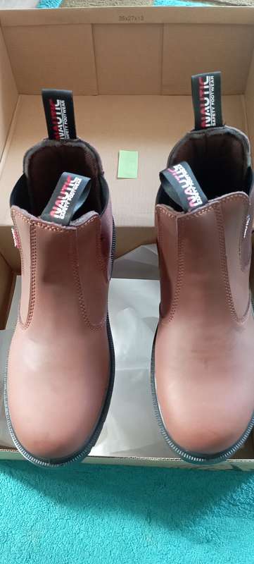 Nautic Safety Boots - Chelsea style size 9