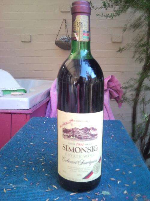 RARE 1984 SIMONSIG CABERNET SAUVIGNON WINE SEALD