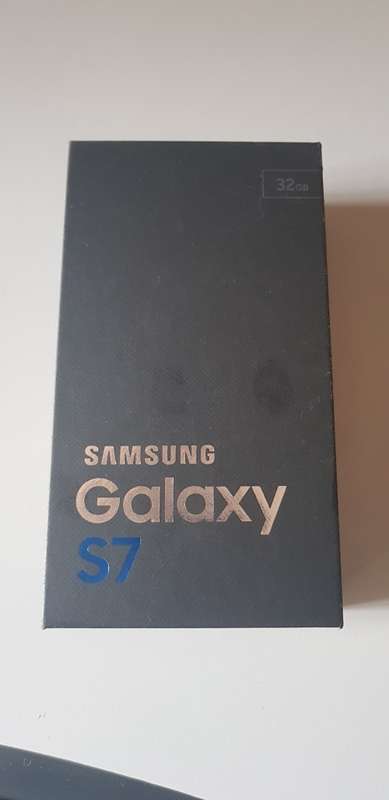 Samsung Galaxy S7 (32GB, Onyx Black, includes screen protector)