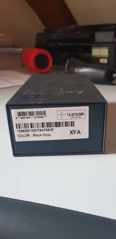Samsung Galaxy S7 (32GB, Onyx Black, includes screen protector)