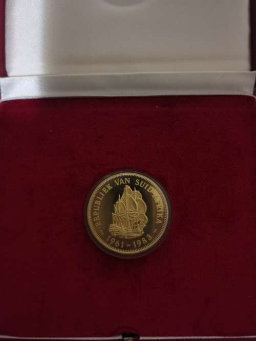 1961 - 1983  1oz Gold Medalion 22nd Anniversary of the Republic of South Africa.