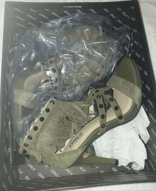 (Only Geniune Leather  Designer label shoes.