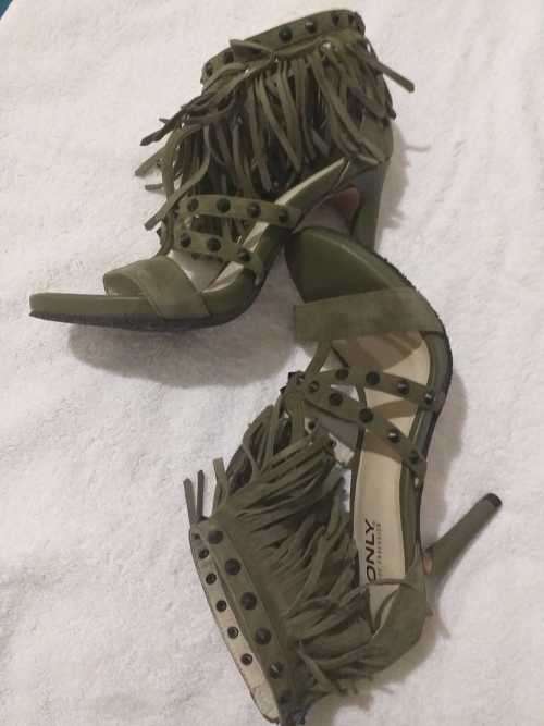 (Only Geniune Leather  Designer label shoes.