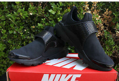 Genuine NIKE WOMENS SOCK DART PREMIUM SZ 5 TRIPLE BLACK 881186004