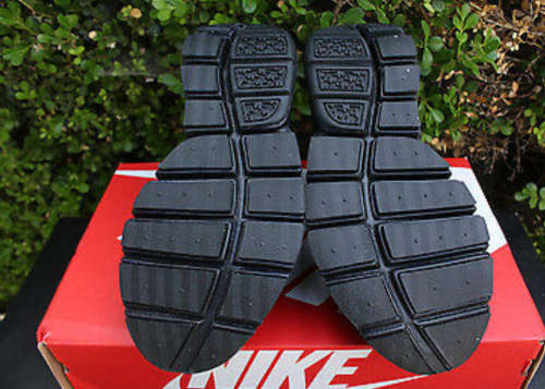 Genuine NIKE WOMENS SOCK DART PREMIUM SZ 5 TRIPLE BLACK 881186004