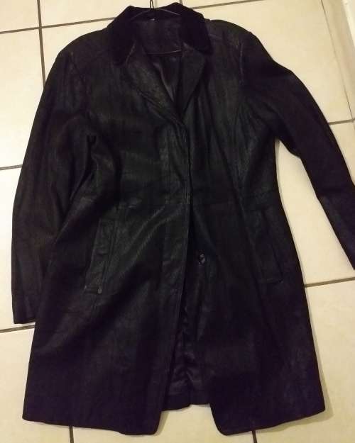 Ladies Leather Sound Genuine Leather/Suede Blend (Still in over good condition)