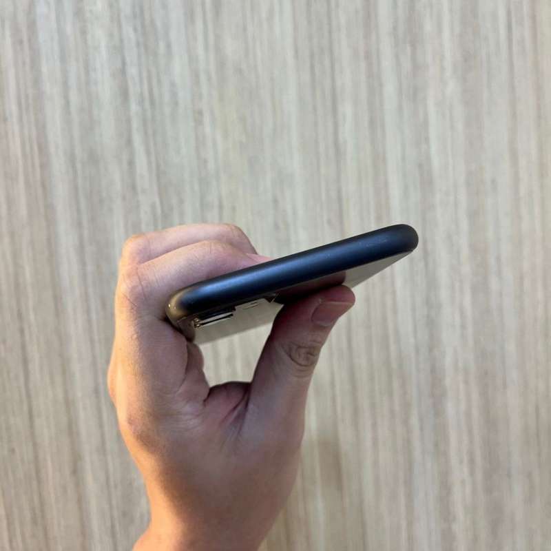 iPhone 11 *NEWLY USED*