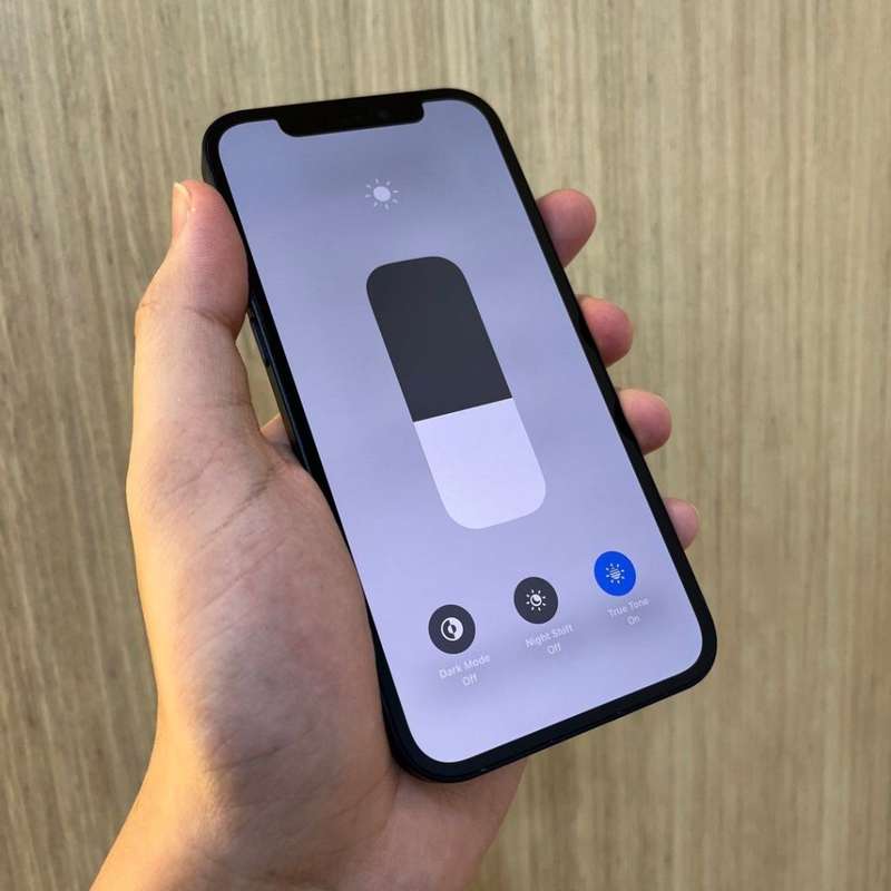 iPhone 12 *NEWLY USED*