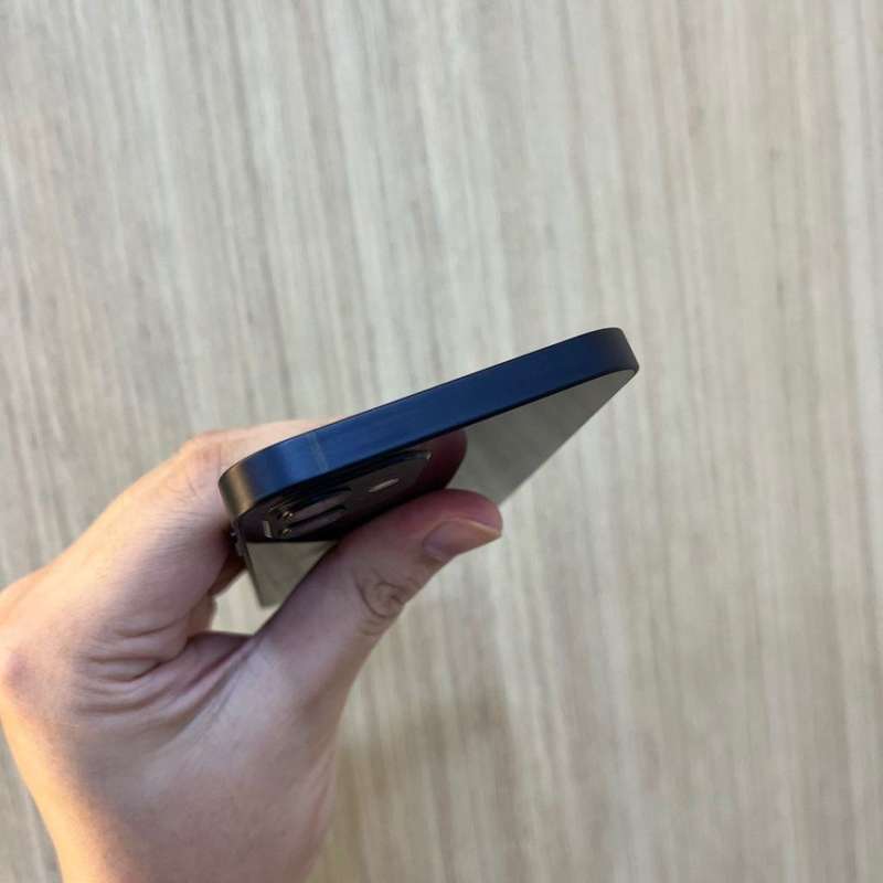 iPhone 12 *NEWLY USED*