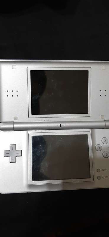 Nintendo DS Grey lots of scratches + 9 games