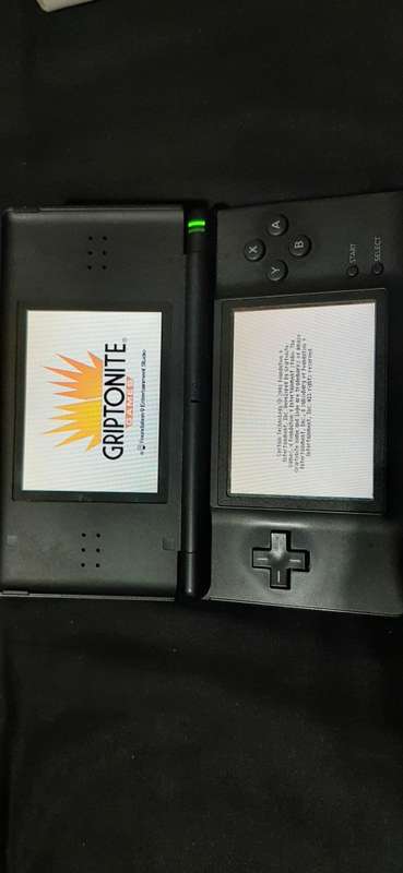 Nintendo DS Black lots of scratches + 8 games