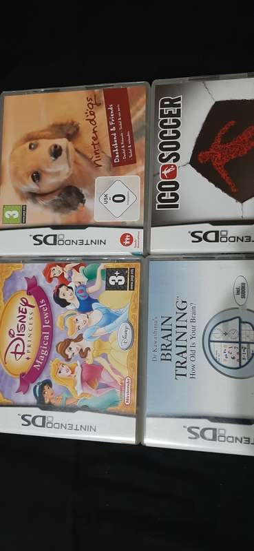Nintendo DS Black lots of scratches + 8 games