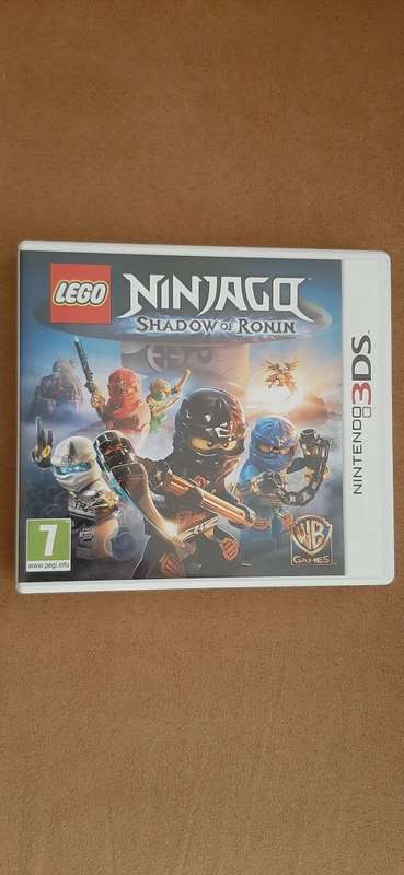 Nintendo 2DS Black and blue with 2 games