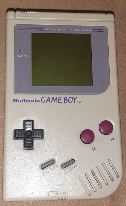 Nintendo Game Boy ( good condition) + 1 game