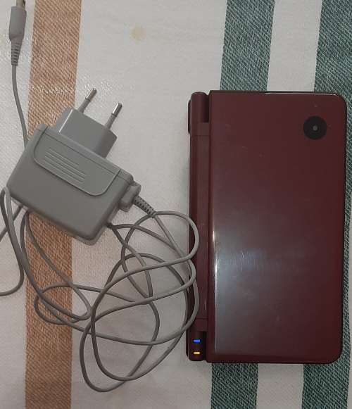 Nintendo DSi XL ( Good condition)