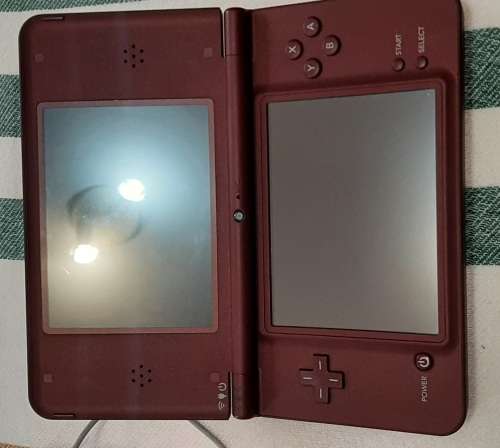 Nintendo DSi XL ( Good condition)