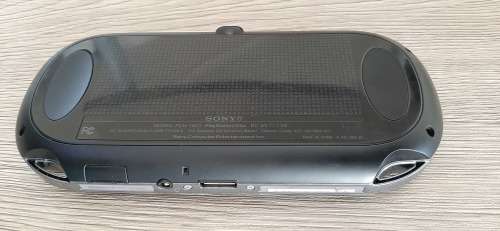 PS Vita 1001 ( one onboard game and one physical game)