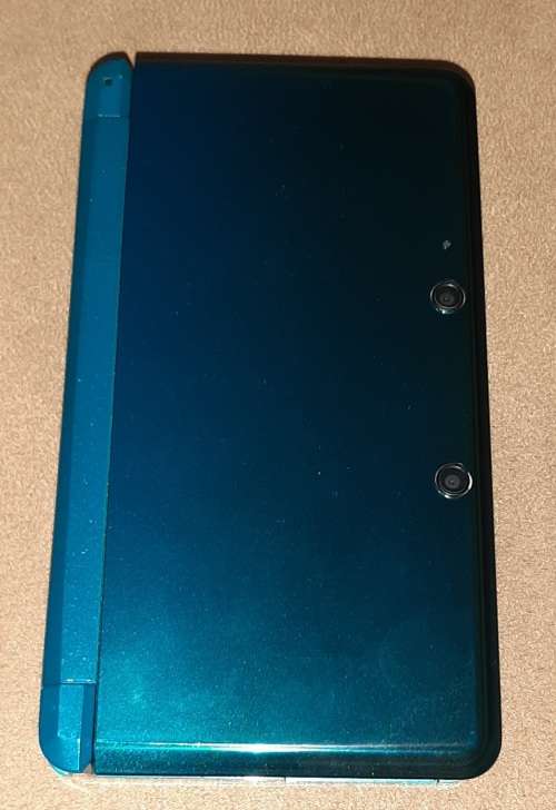 Nintendo 3DS Blue ( Good Condition) + 4 Games