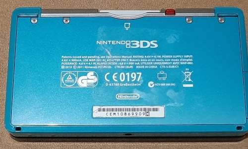 Nintendo 3DS Blue ( Good Condition) + 4 Games