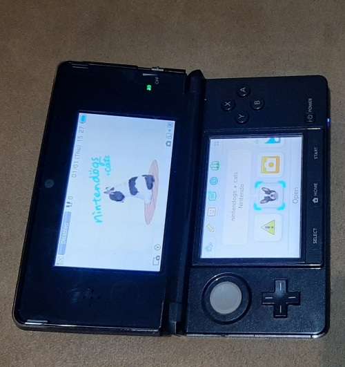 Nintendo 3DS ( Very Good Condition) + 3 Games