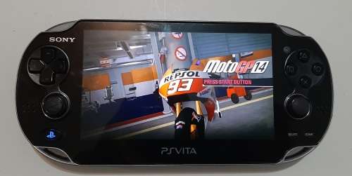 PS Vita Fair Condition + 2 games and 16 GB memory.