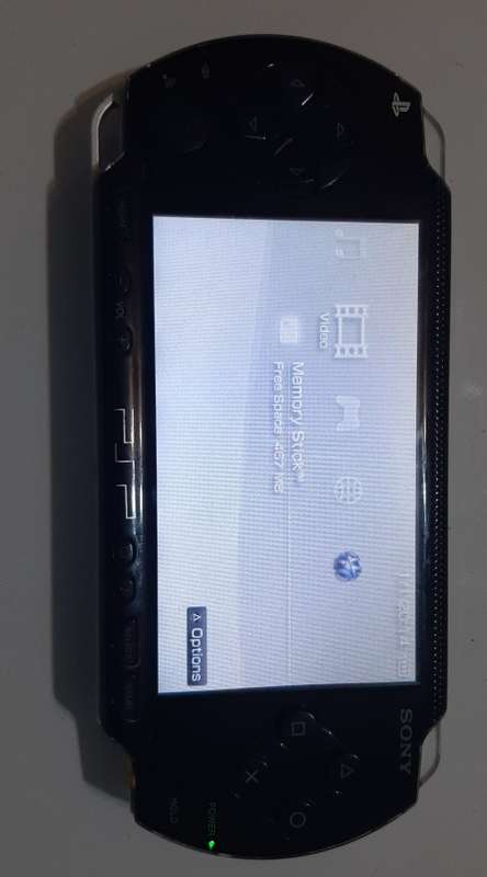PSP 1000 ( Very Good Condition + 6 Games)