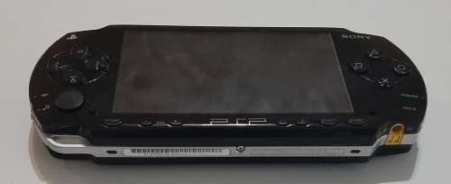 PSP 1000 ( Very Good Condition + 6 Games)