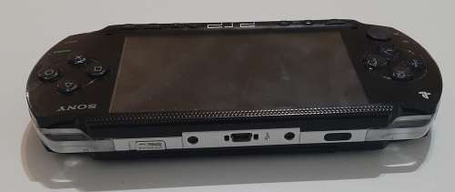 PSP 1000 ( Very Good Condition + 6 Games)