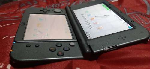 Nintendo New 3DS XL ( Good condition)