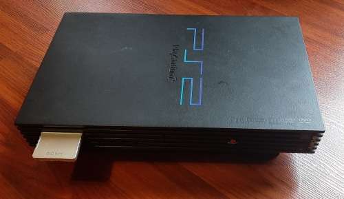 Playstation 2 Fat ( Very Good Condition)