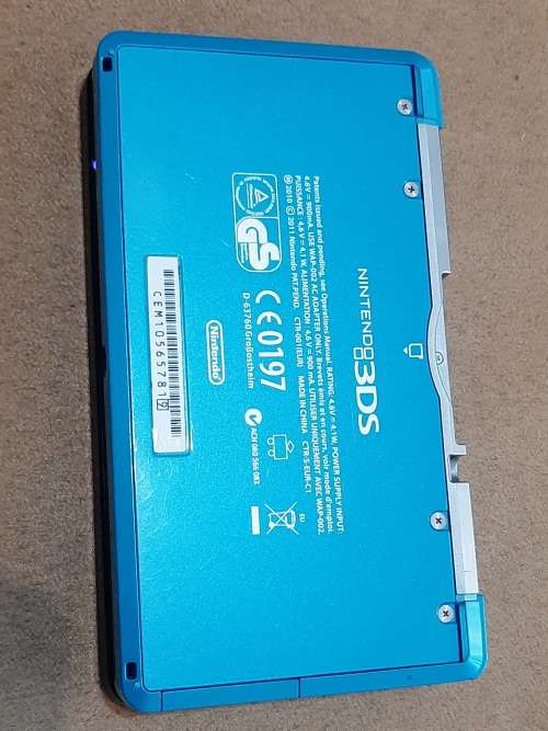 Nintendo 3DS ( Very Good Condition with 5 games